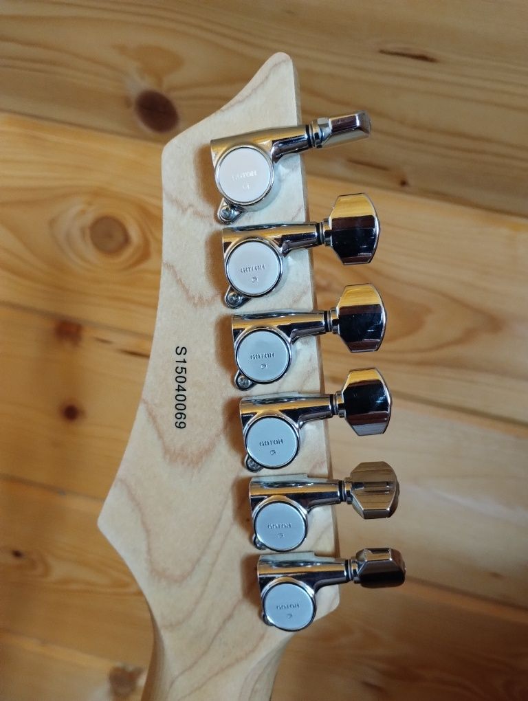 Gitara Washburn XMSTD2, przetworniki Duncan USM, klucze blok. Gotoh
