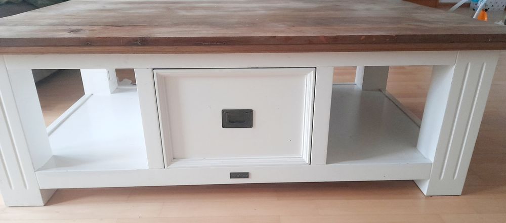 Designerski stolik kawowy