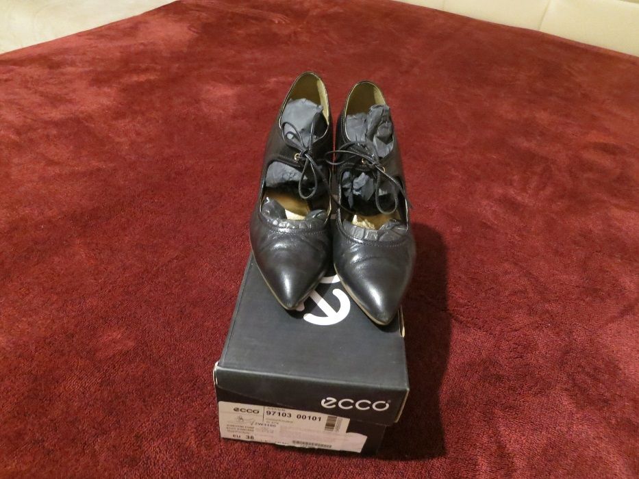 ECCO женские туфли 38 размер (стопа 25 см.) черные качество