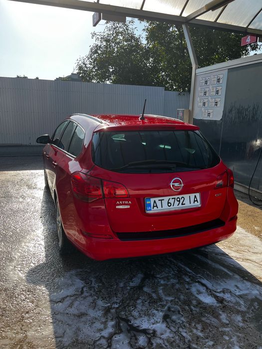 Продам Opel Astra 2011 J