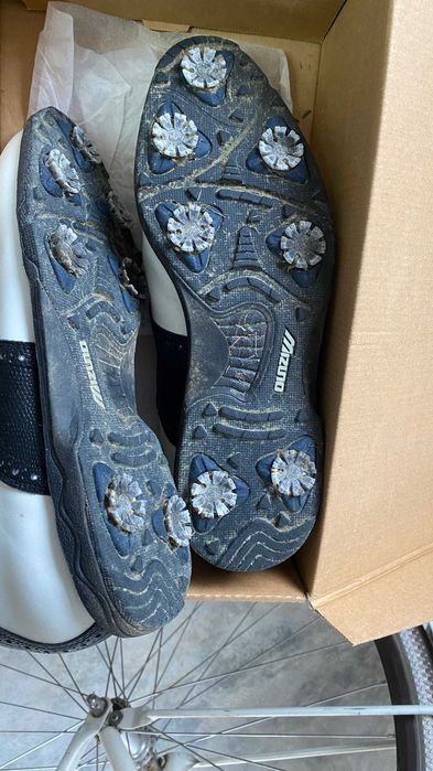 Sapatos de golfe Mizuno tamanho 44 pouco usados
