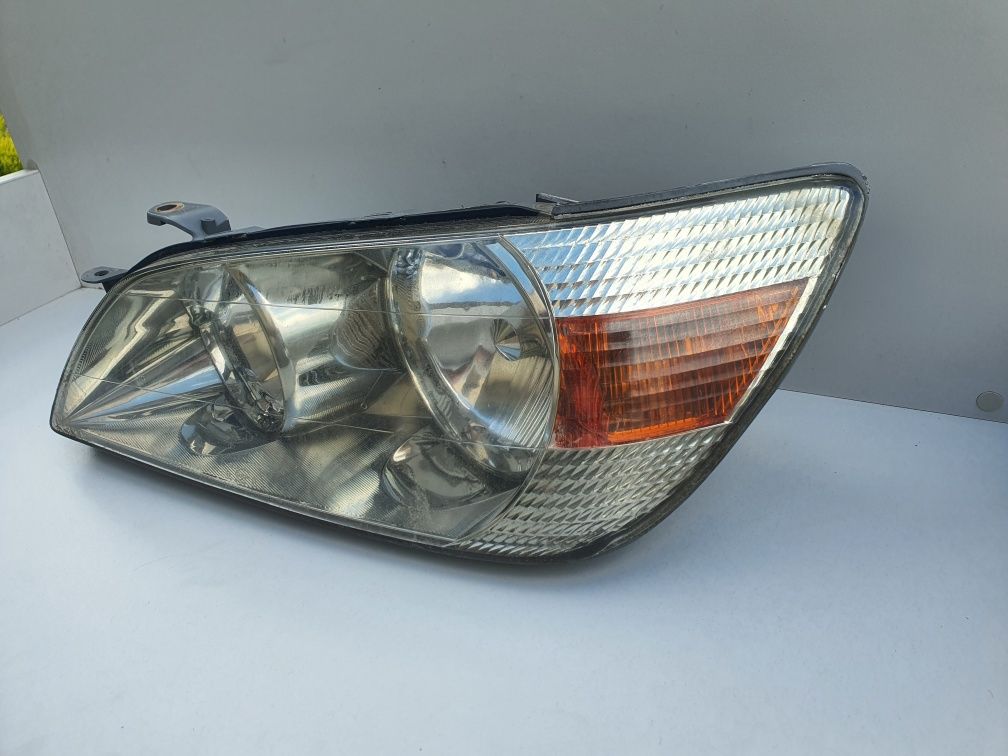 LEXUS IS200 IS300 lampa lewa EU 99-05