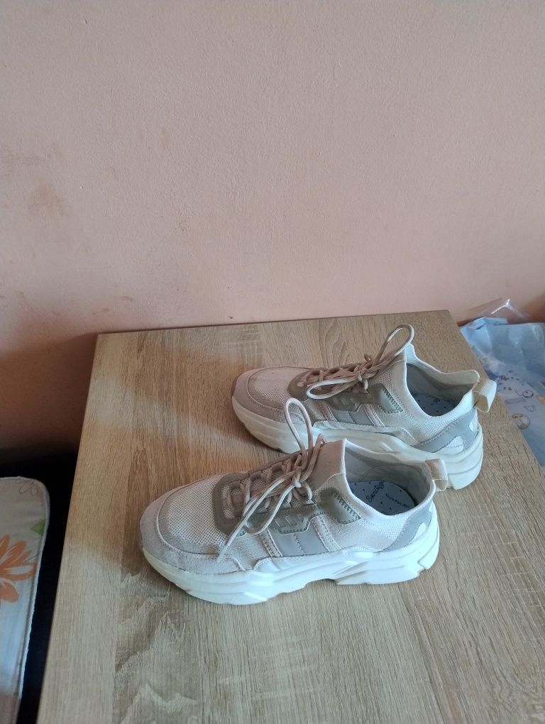 Super adidasy damskie rozm 40 firmy HM stan idealny