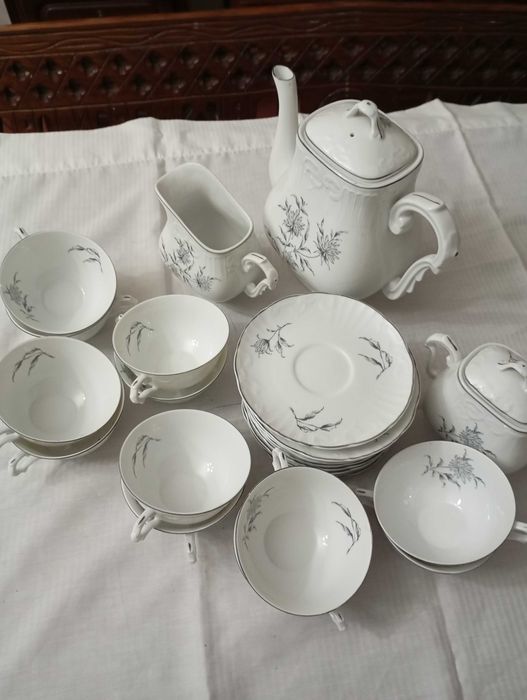 Várias peças antigas lindíssimas