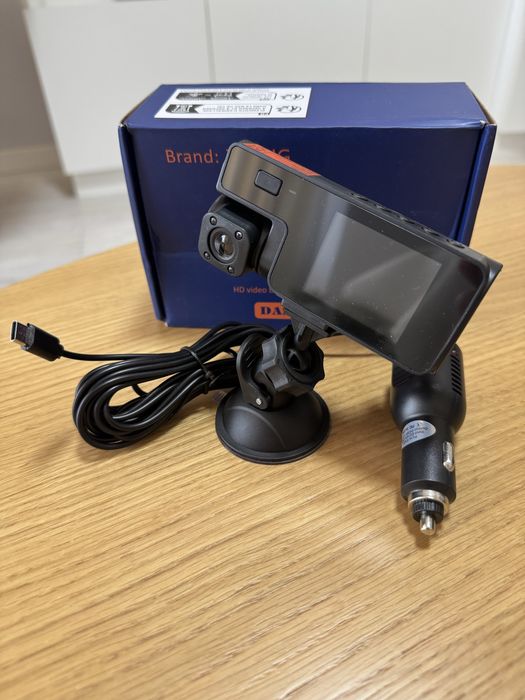 Відеореєстратор автомобільний з камерою салону