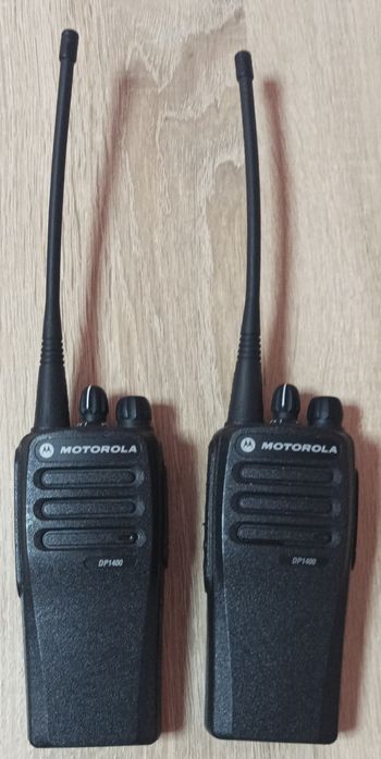 Радіостанція motorola dp 1400 +зарядний пристрій два комплекти в наявн