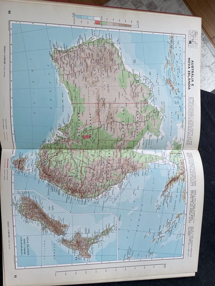 O Atlas Do Nosso Tempo livro de grande formato 40cm x 28cm