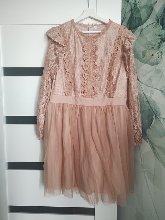 Sukienka koronkowa z tiulem