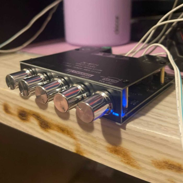 Классный усилитель звука 2.1 канала ,мощный сабвуфер, підсилювач 200Вт