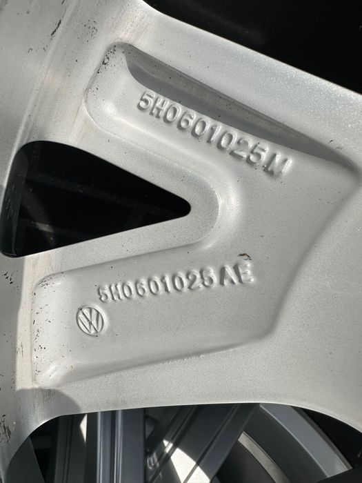 Koła Alufelgi VOLKSWAGEN 18 Golf 8 Touran Passat 215/45R18 5x112 ET51