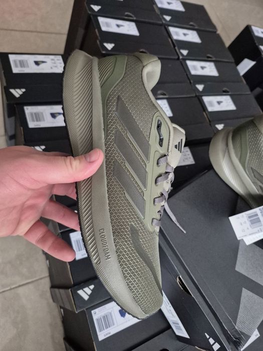 ДЕШЕВО! Продам кросівки літні Adidas Runfalcon 5 р.42.5 (27см) олива