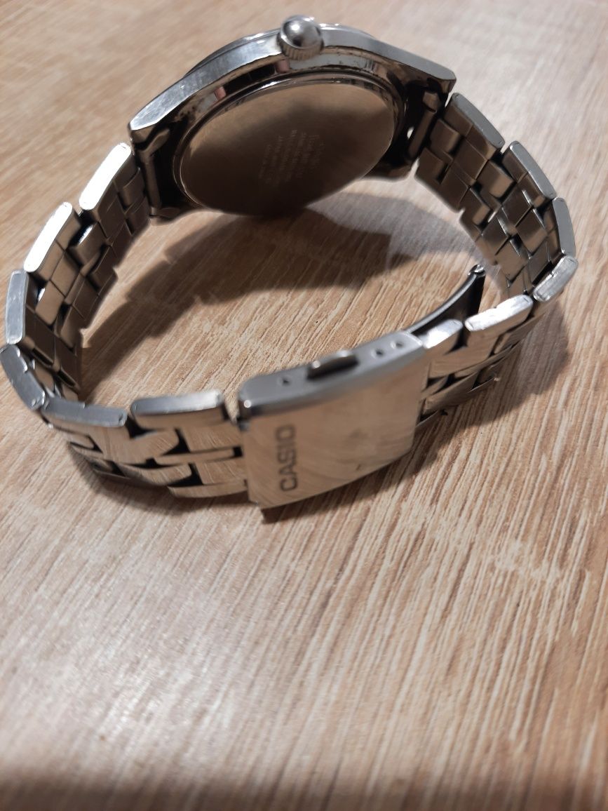 Zegarek Casio meski wskazówkowy bransoleta srebrny klasyczny