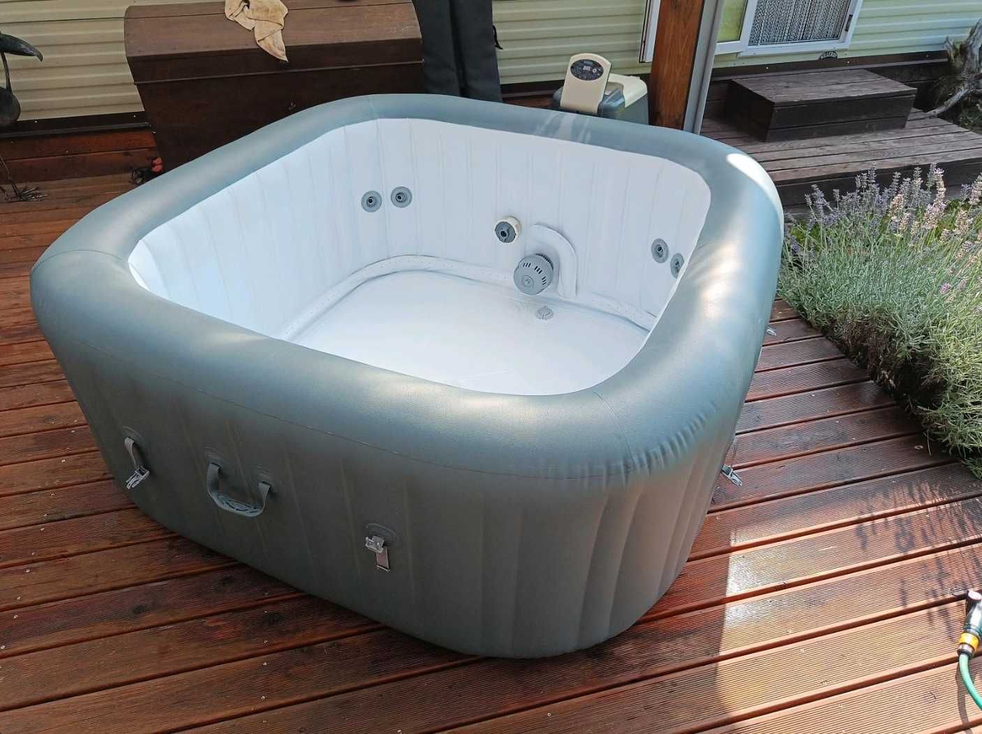 Whirlpool/Jacuzzi Lay-Z-Spa Hawaii Hydrojet Pro