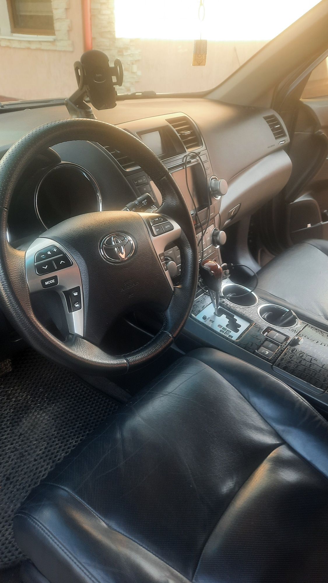 Toyota highlander  2011 рік 4×4