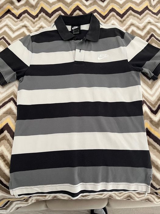 Polos Nike e Levis