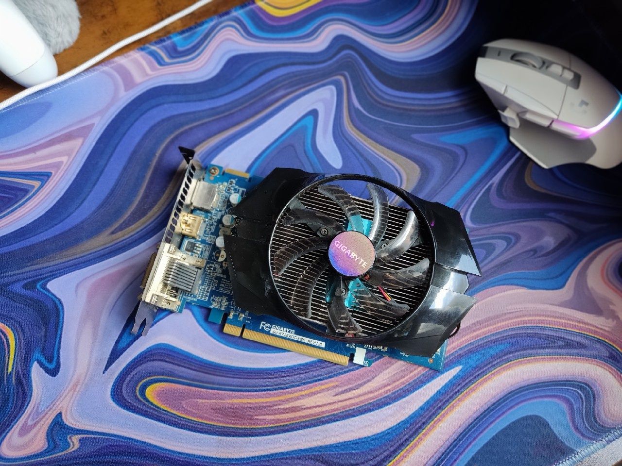Radeon R7 260X 1GB Gigabyte karta graficzna GPU stan idealny