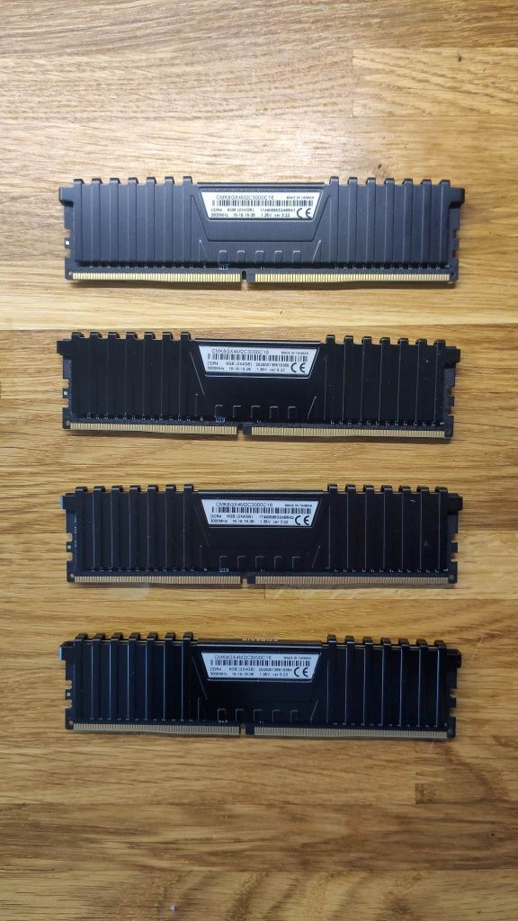 Pamięć RAM 16GB Corsair Vengeance LPX DDR4 3000MHz CL16 4x4GB