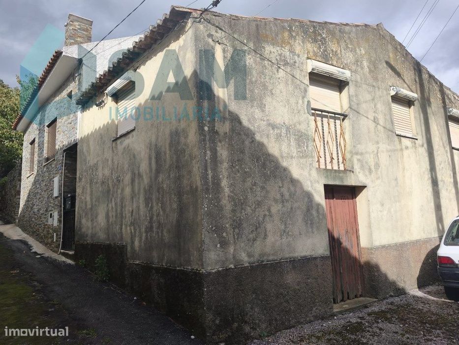 Moradia antiga com grande potencial em Conhais, Góis