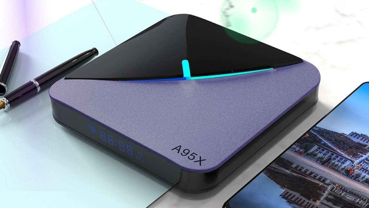 NOVIDADE TVbox com o novo android 11/4 GB/32GB nova com RGB light