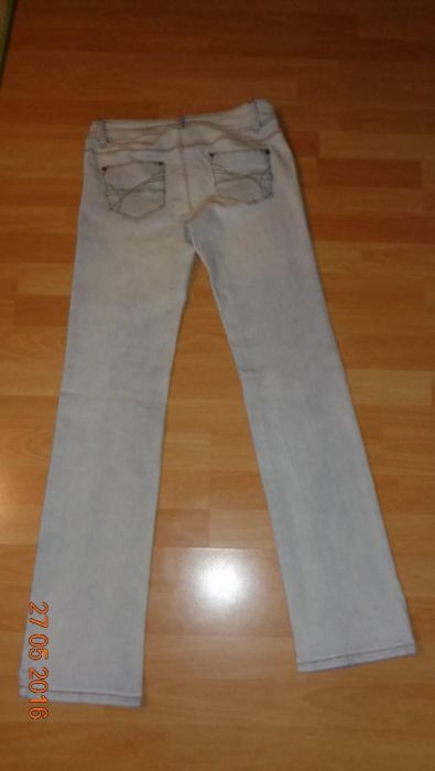 Jasne jeansy, długość 104 cm