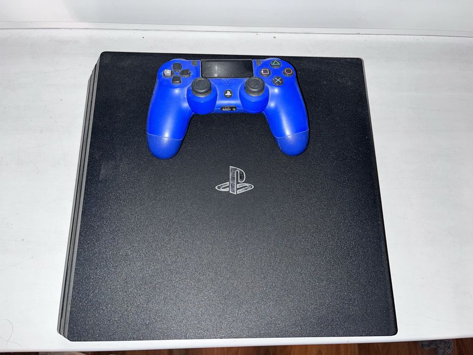 Продам свою Playstation 4 pro PS4 Pro