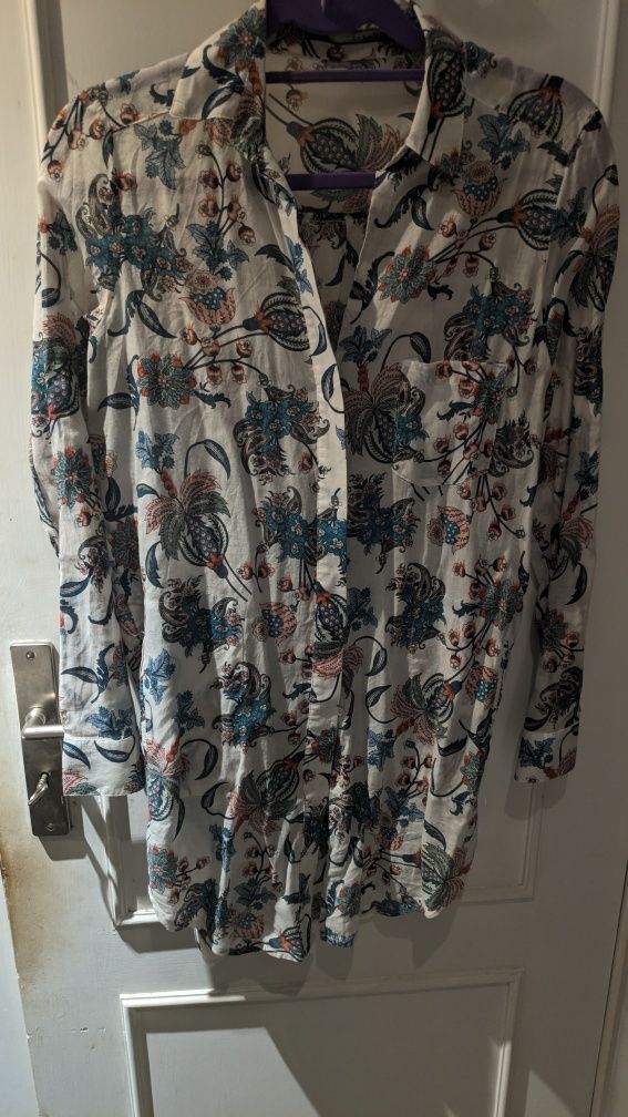 Camisa comprida motivos florais