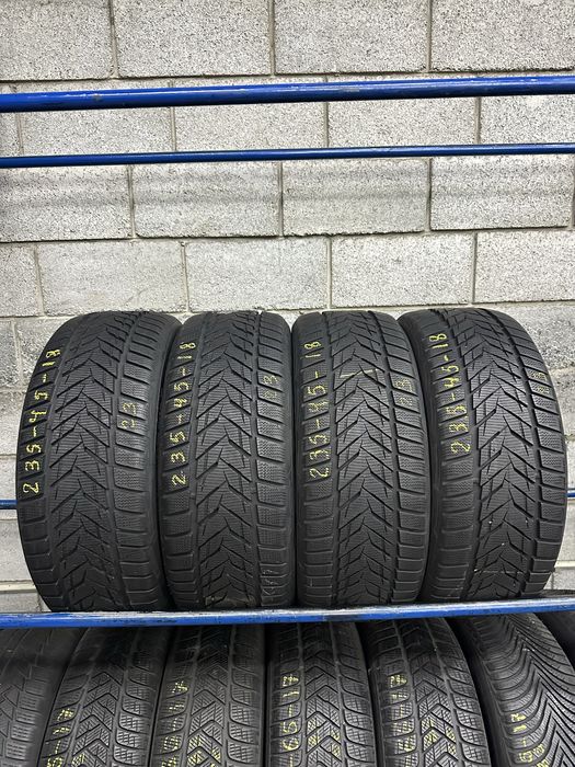 Зимові шини 235/45 R18 (98V) VREDESTEIN