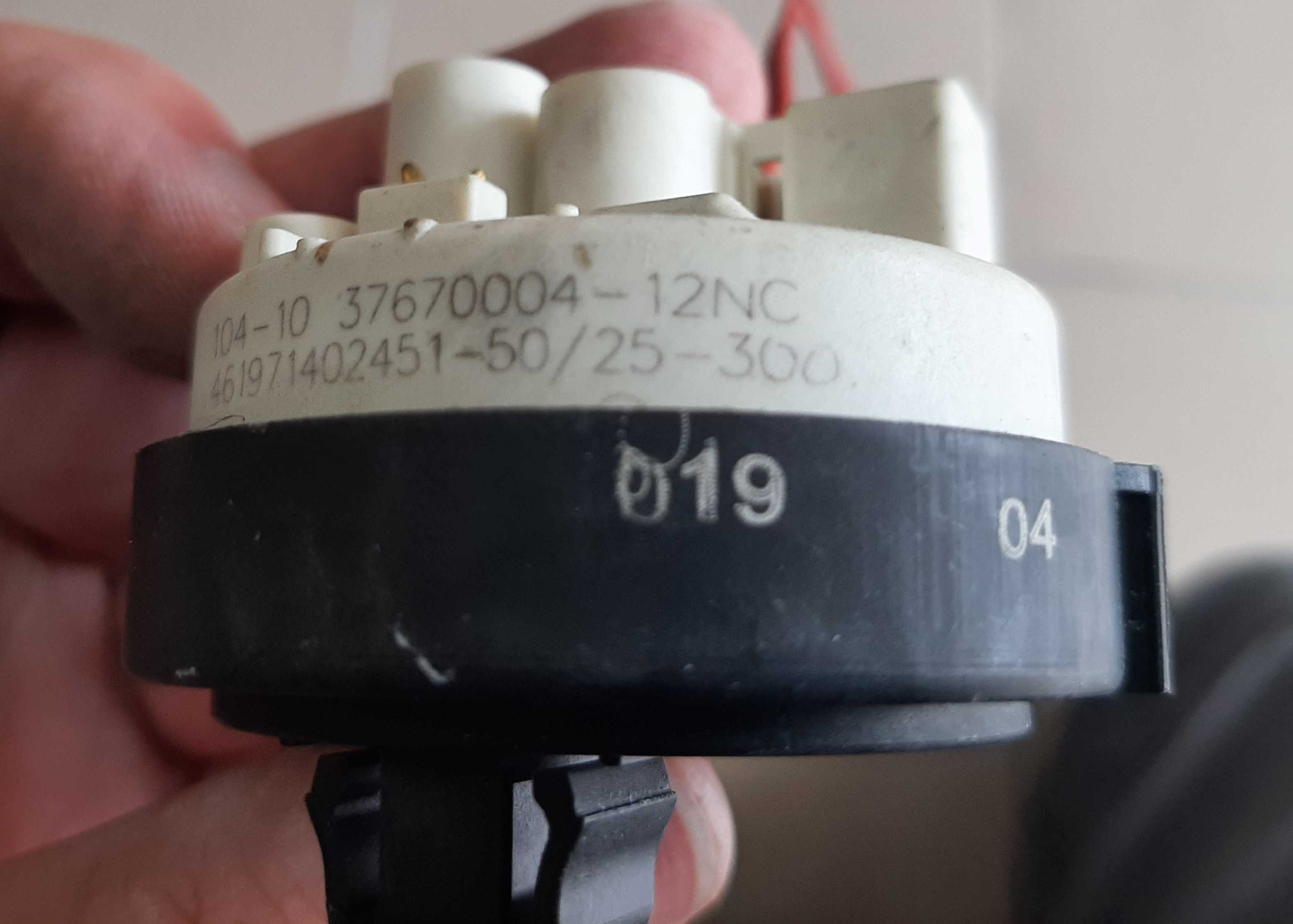 Zawór hydrostatyczny pralki Whirlpool AWE 4519/P