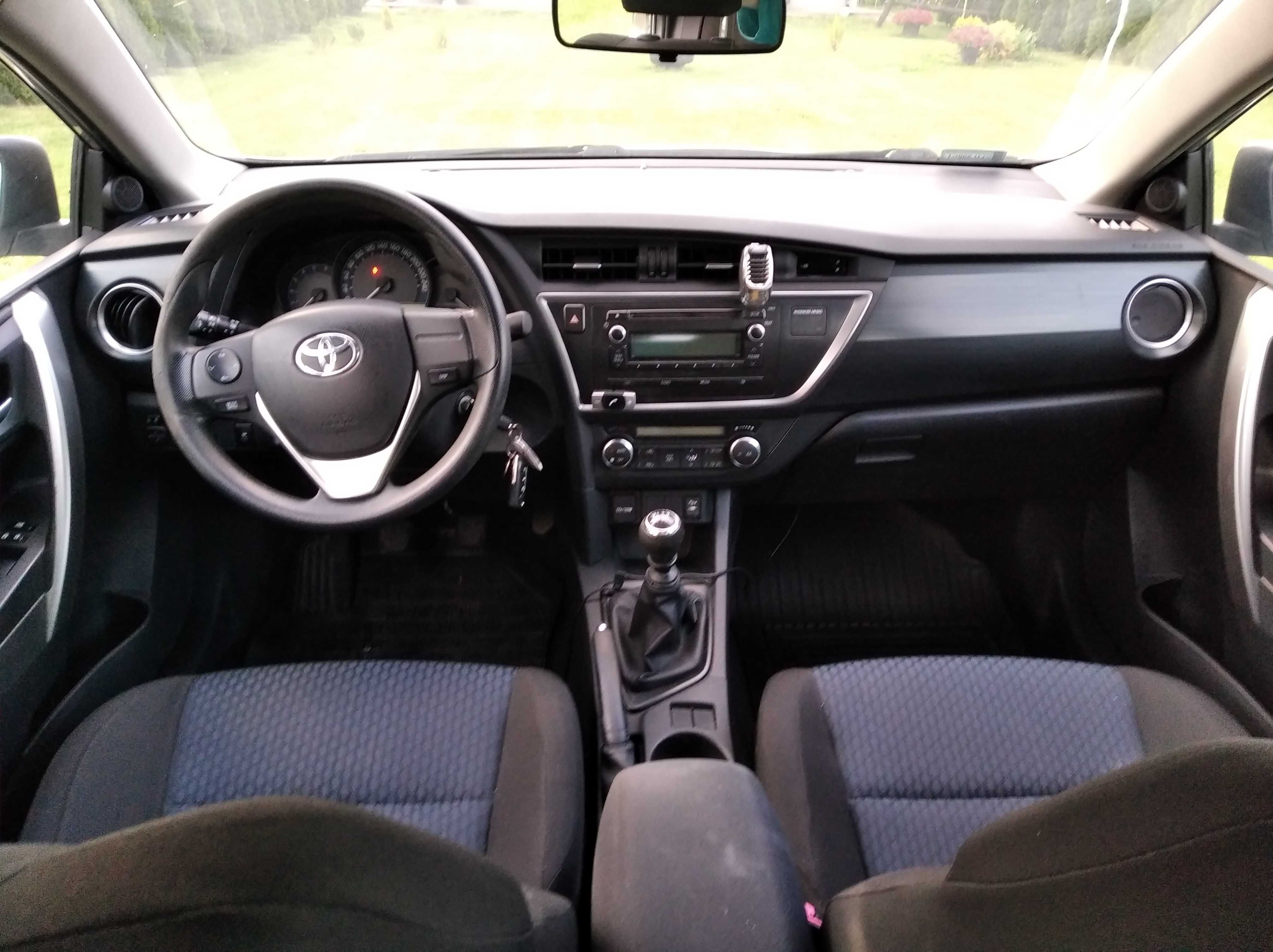 Toyota Auris 1.4 d z 2015r salon Polska