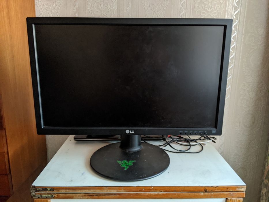 Монитор LG 24 дюйма