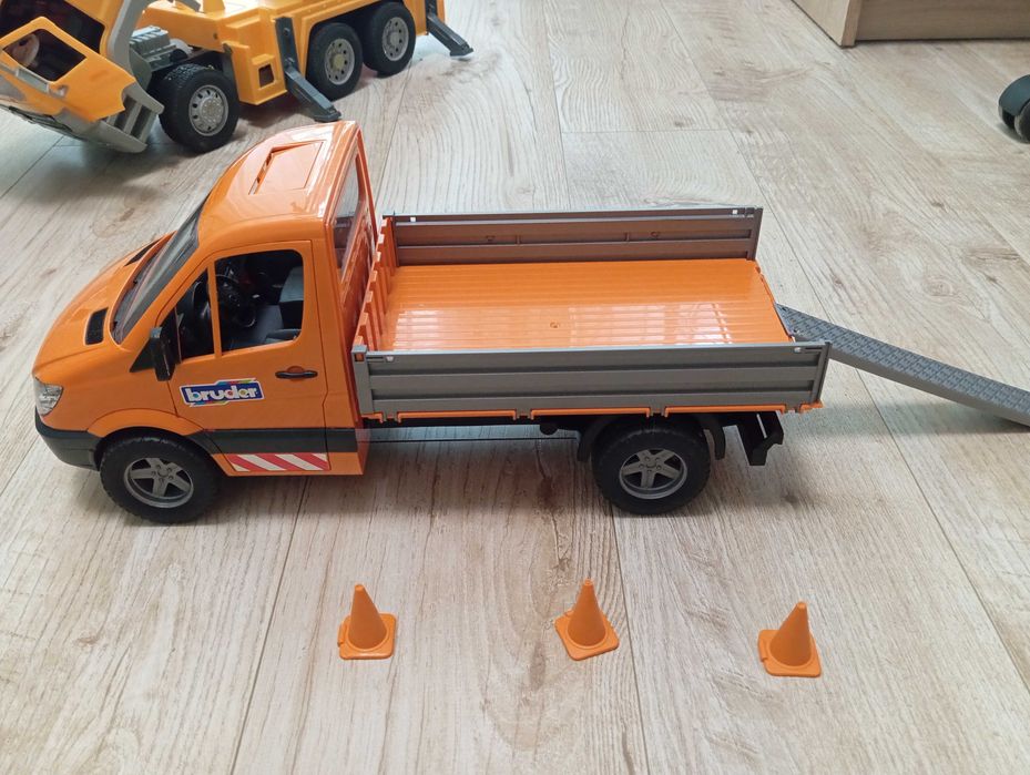 Продам іграшки bruder