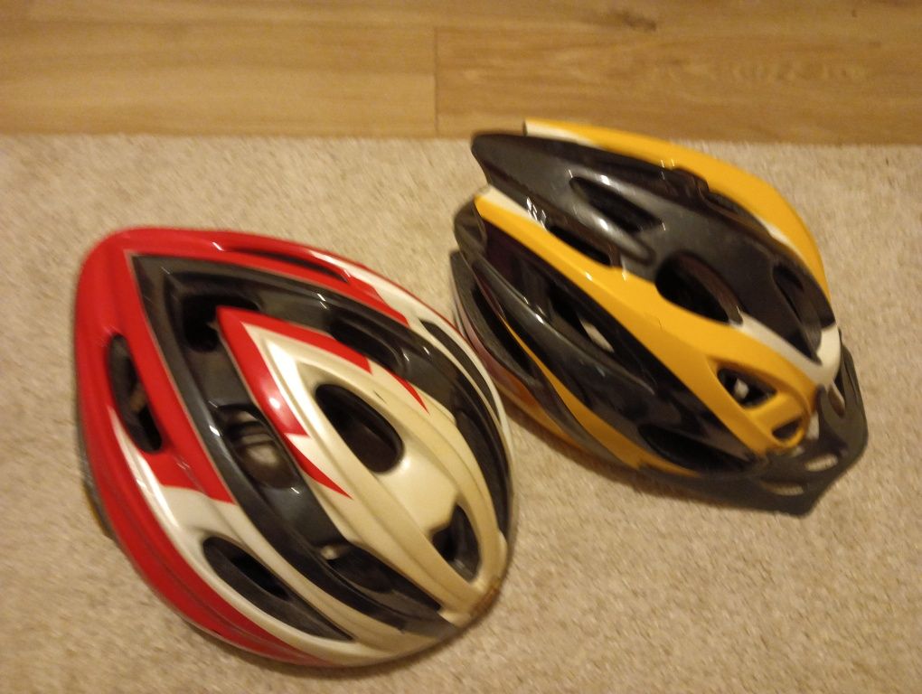 Dois capacetes de bicicleta, etc Adulto	Usados -  Em muito bom estado*