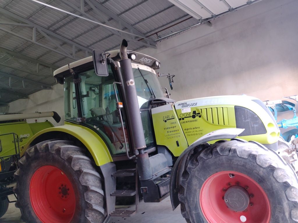 Claas Ares 697 jak renault