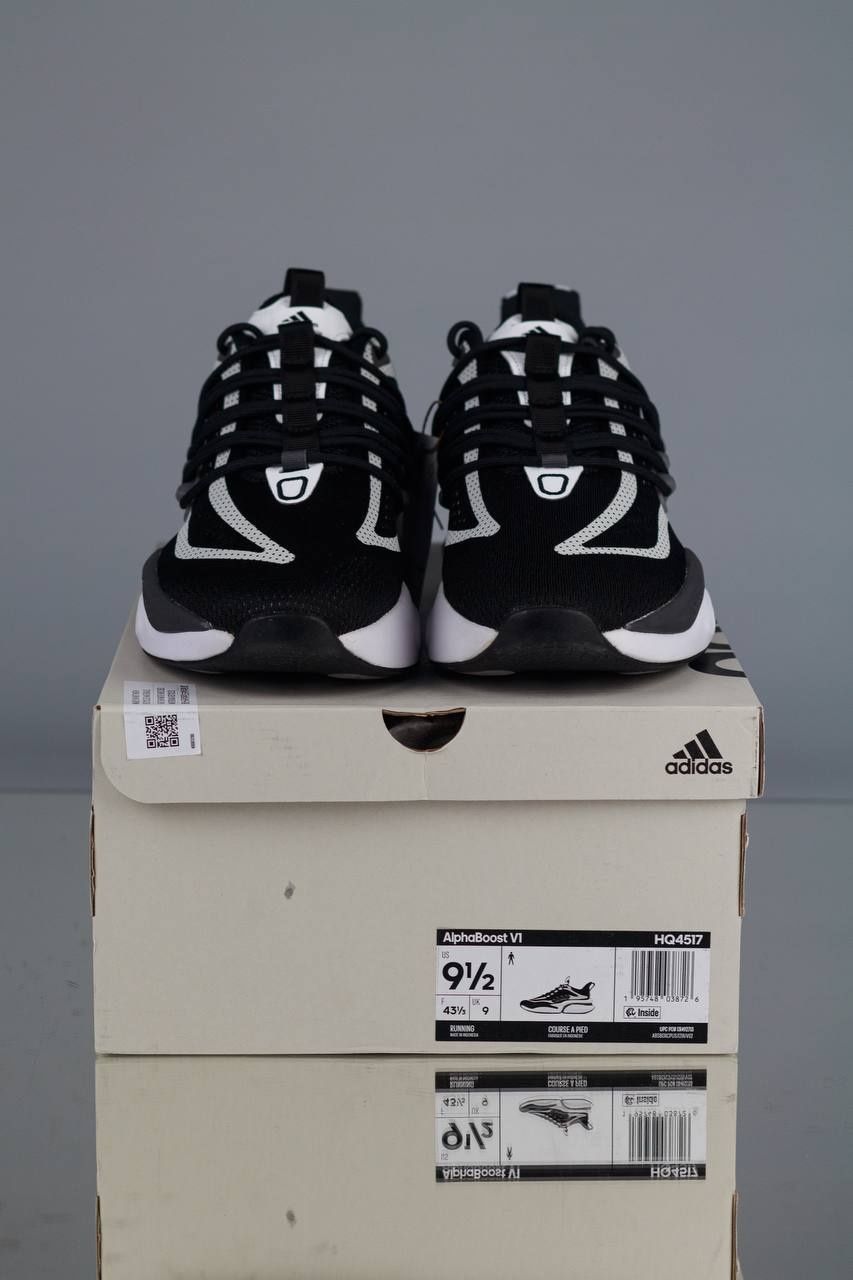 Кросівки Adidas Alphaboost V1 Black & White
Арт - HQ4517
Йдуть повніст