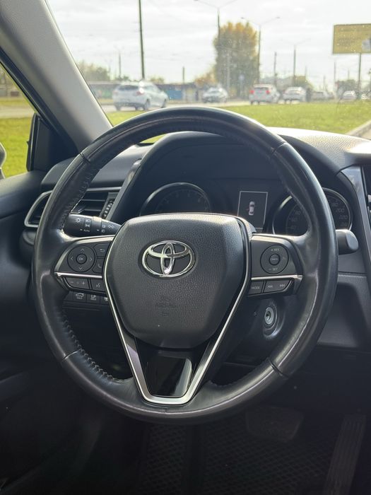 Toyota Camry 2021 elegance офіційна ціла на гарантії