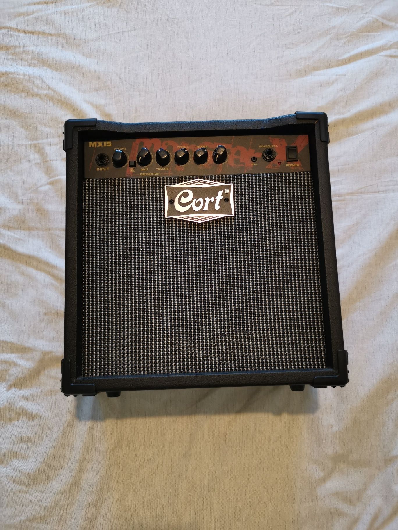 Guitarra Cort G200 com amplificador