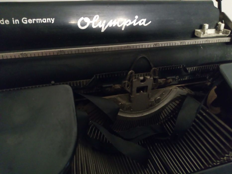 Maszyna do pisania Olympia Progress retro vintage niesprawna