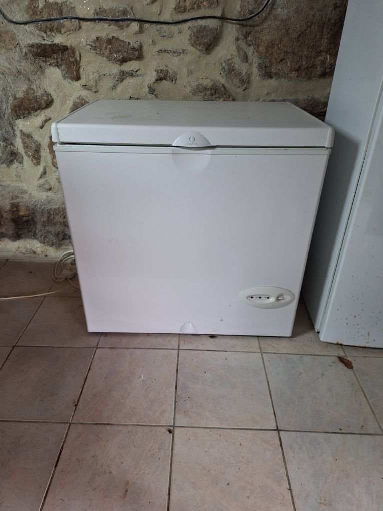 Arca congeladora Indesit