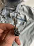 Przypinka metalowa gitara les paul rock
