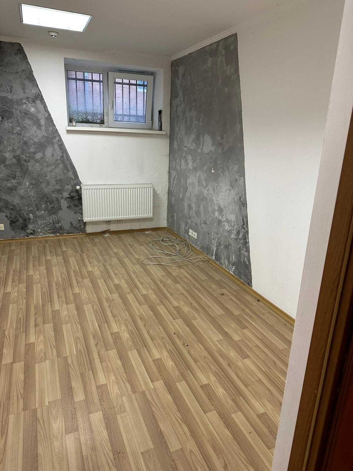 Приміщення 50 м2 з фасадним входом в центрі біля площі Філармонії