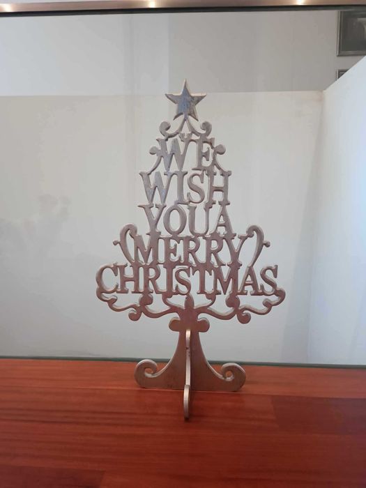 Árvore de Natal decorativa em madeira