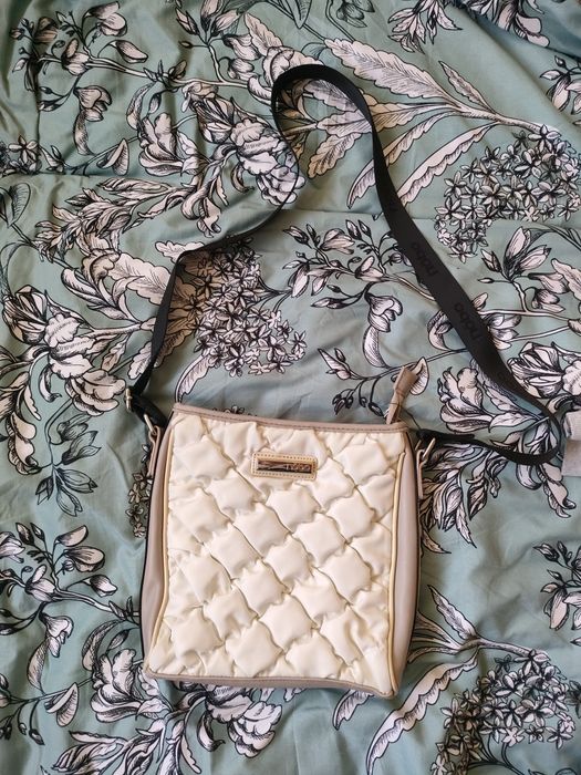 Torebka Nōbo listonoszka.