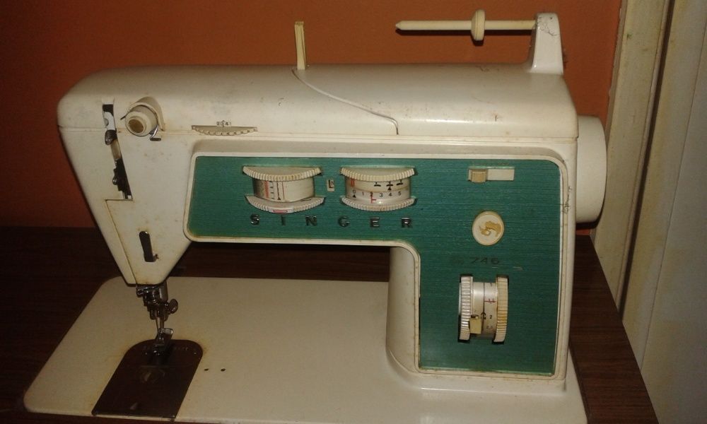 Maquina de costura Singer 746