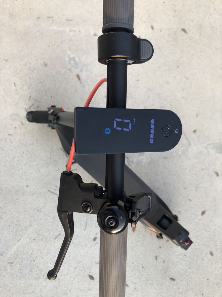 Trotinete Elétrica Xiaomi Mi Electric Scooter 4 Lite (Gen 2) Preta
