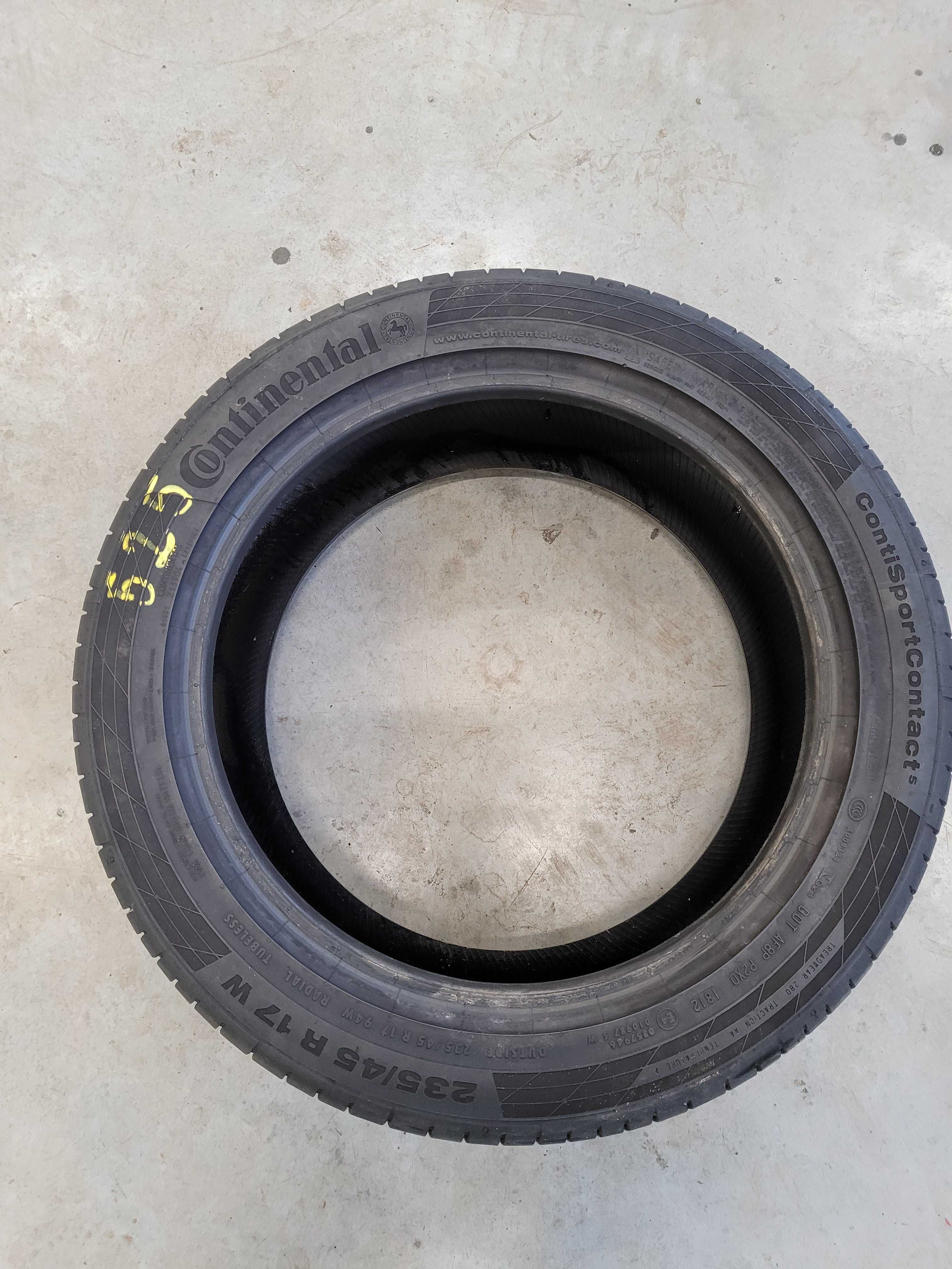 Opona Continental 235/45 R 17