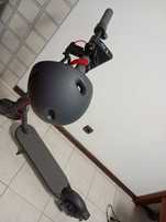 Trotinete Xiaomi e capacete