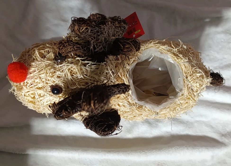 Renifer świąteczny z naturalnych materiałów – osłonka / doniczka