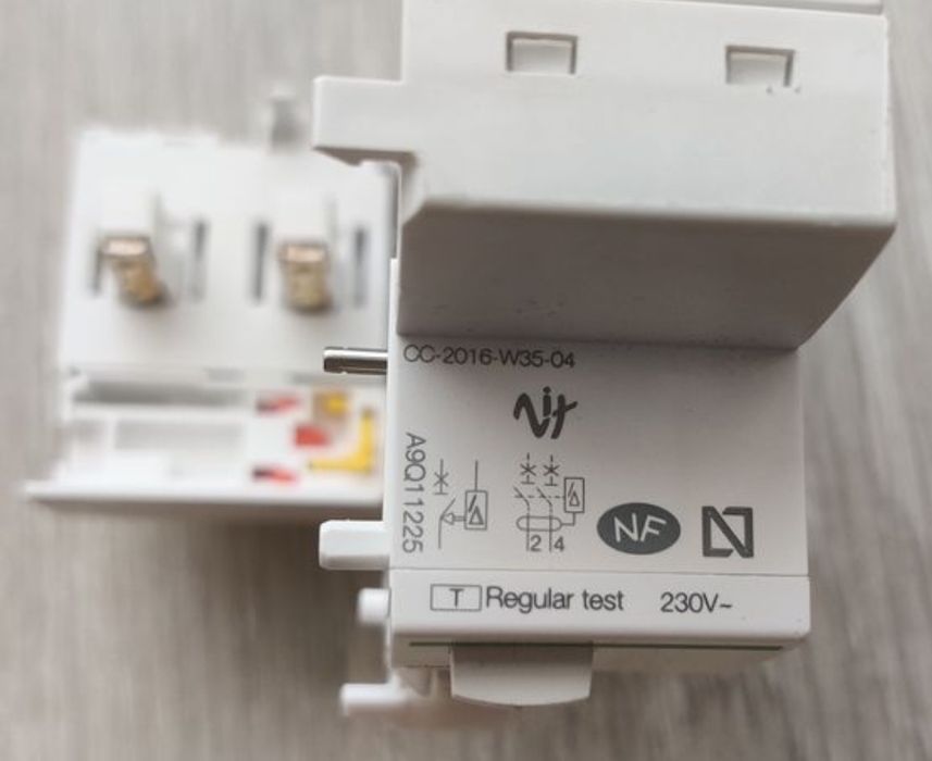 Диф. захист Acti9 VIGI iC60 2P 25A 30мA Schneider Electric A9Q11225