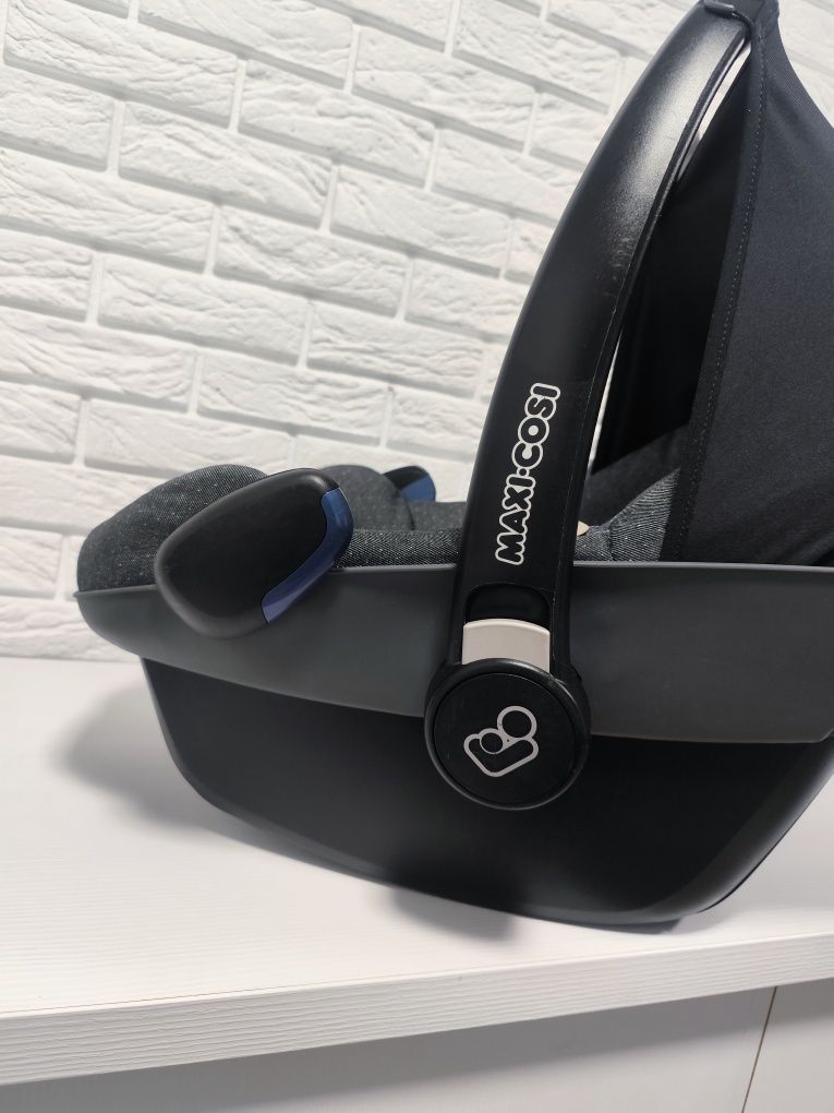 Maxi Cosi Pebble Plus+ 0-13 кг автолюлька автокрісло автокресло