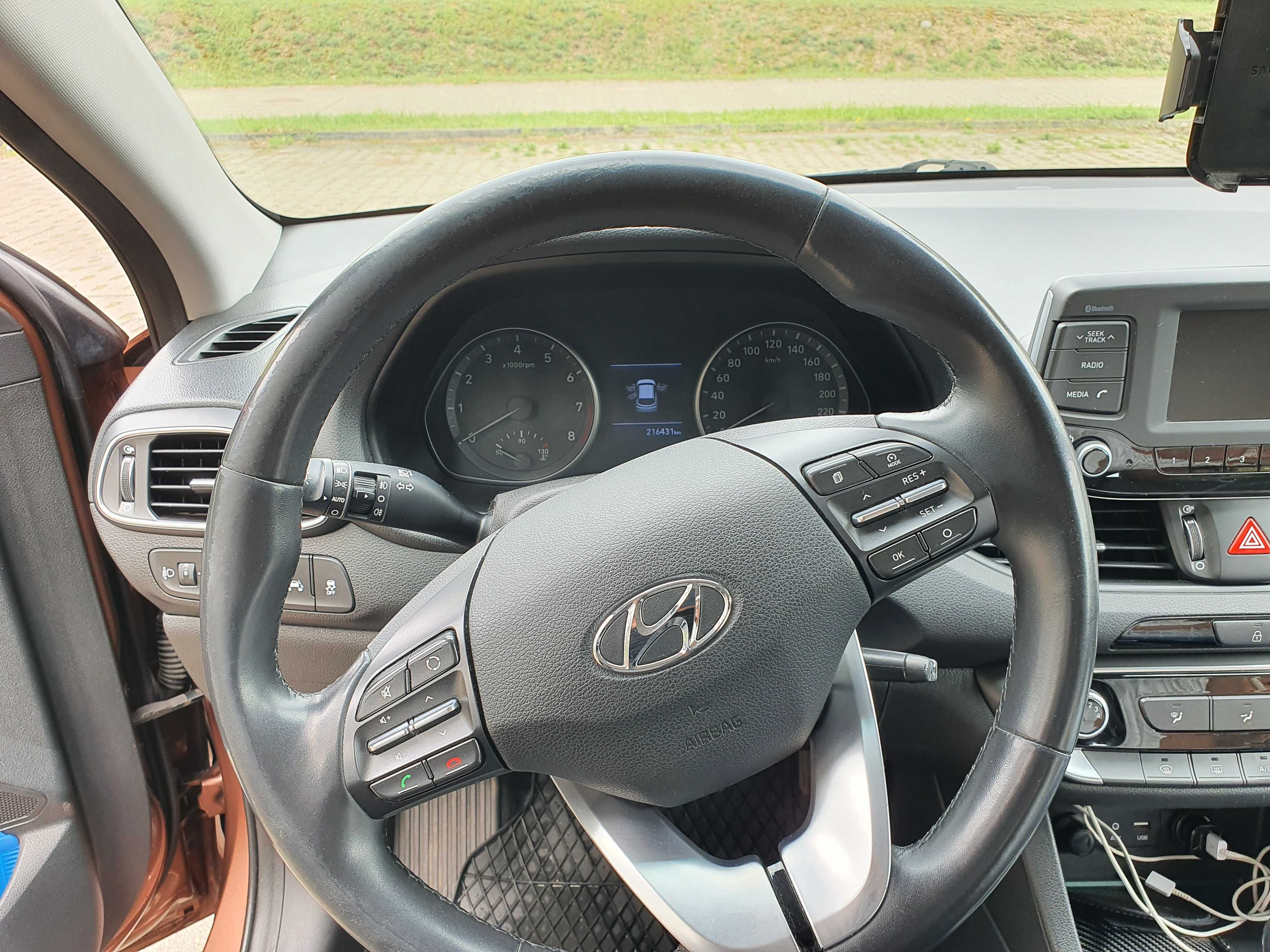 Hyundai i30 1.4 Comfort, Brembo, prywatny, zadbany, serwis, kuzyn Ceed